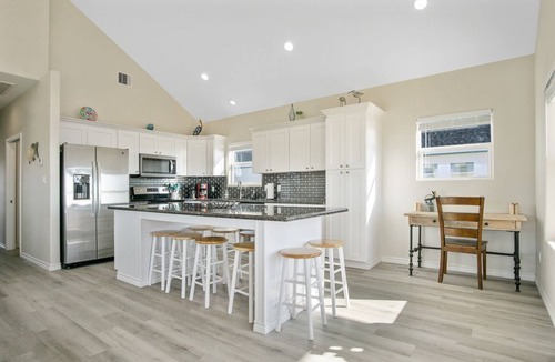 Port Bolivar House | FABULOUS BEACHFRONT! Pets OK-Huge Deck! Lots of space below! Steps to beach