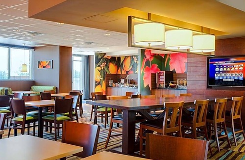 West Dallas Hotel | Fairfield Inn & Suites Dallas West/i-30