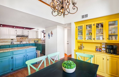 Hidden Creek House | Family Fiesta! Pool, Spa, Arcade, Mini Golf, Slide, Bowling + Games