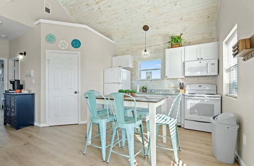 Galveston House | Family Friendly - Beach Side/Ocean View - 4 min walk to the beach!