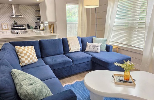 Sayles Blvd. Area House | Family Friendly Home Near Sayles Blvd: Spacious Modern with Luxurious Bathtub