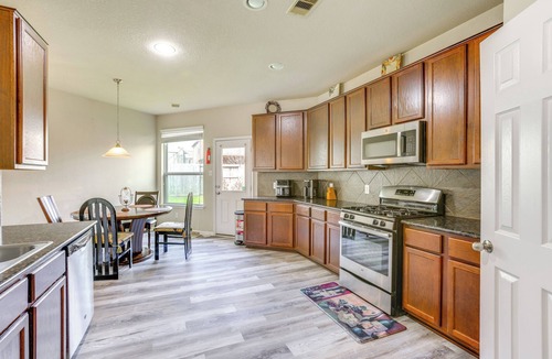 Barker House | Family-Friendly Home w/Yard in Houston Suburbs!