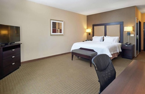 Decatur Hotel | Family-Friendly Suites in Decatur - Indoor Pool & Nearby Attractions