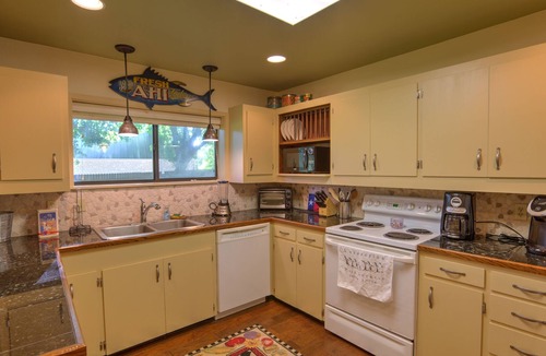 Hunt House | Family Getaway - 3Br/2Ba - ON the Guadalupe River