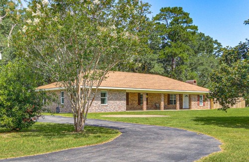 Carriere House | Family Getaway w/Pool on 8 Acres in Carriere!