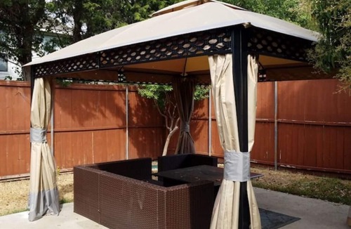 Cedar Hill House | Family Home w/Fire Pit & Grill - Near Joe Pool Lake & AT&T Stadium