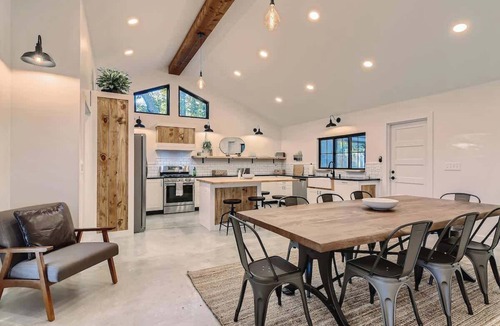 South Manchaca House | Family Relaxation: Private Pool & Spa with Games