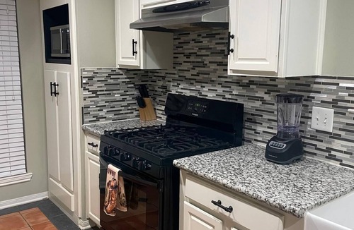 Deer Park House | Fantastic 4-bedroom house in Welcoming Deer Park