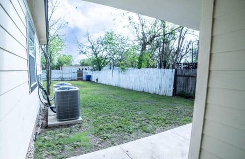 Near East Side House | Fascinating 1BR/1 BA Near Festive DT and Riverwalk