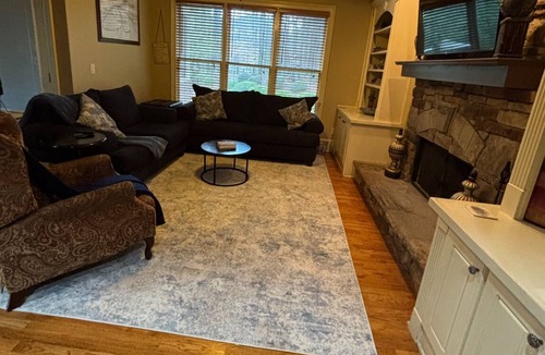 Stone Mountain House | FIFA READY! Spacious 8-bedroom Retreat in Stone Mountain