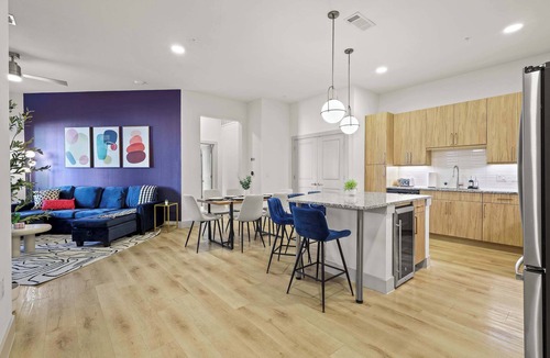 Far North Dallas Apartment | FIFA Stay Modern 2BR Galleria Dallas with Amenities