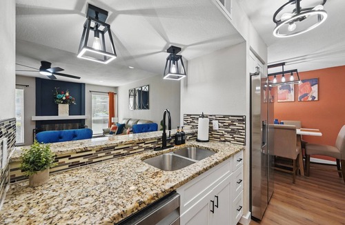 Ederville Condo | FIFA World Cup 2026 Worker/Media Haven! 2BR/2BA Condo, 30+ Day Stays, A/C, WiFi