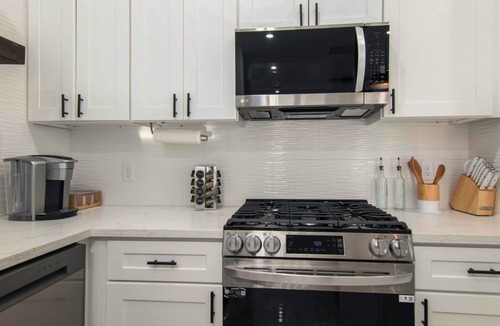 Northside House | Fifa World Cup Hub 8 min to Fan Fest Sleeps 10 3 bedrooms/3.5 bathrooms