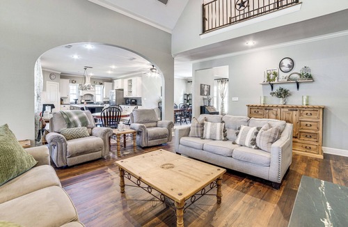 Emory House | Fin & Fawn Lodge' 1 Mi to Lake Fork w/Pool!