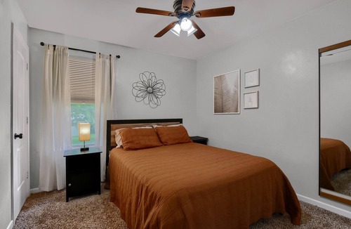 Whitesboro Bed & Breakfast | Find Peace at Charming Comfortable Downtown Home