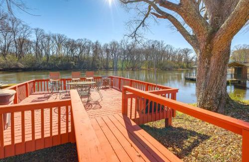 Swinging Bridge Village House | Fish, Hike & Relax: Heber Springs Family Home