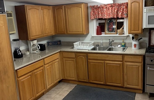 Boothville-Venice House | Fishing Camp sleeps 12, fully equipped. Screened in porch. 5 minutes from marina