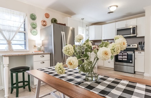 Alvin House | Five Oaks Farmhouse ~ Charming Country Cottage