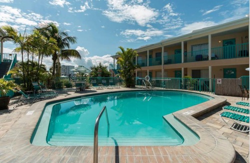 Bay Esplanade House | Five Palms Suite 210 - Daily - Weekly - Monthly
