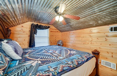 Fort Towson House | Fort Towson Cabin < 1 Block to Raymond Gary Lake
