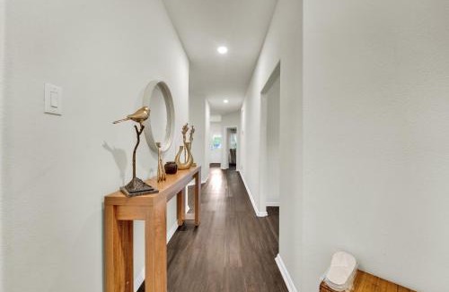 Fort Worth House | Fort Worth Gem Near FIFA World Cup & Dinings