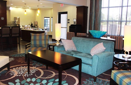 Aldine Apartment | Free Breakfast Buffet + Outdoor Pool + Fitness Center