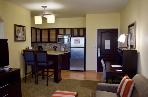 Stafford House | Free Breakfast + Outdoor Pool + 24 Hour Fitness Center