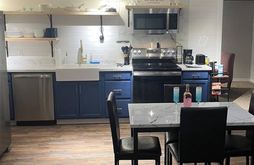 Mammoth Spring House | Freshly Updated Remodel-Located In the heart of Mammoth Spring. ready for you!