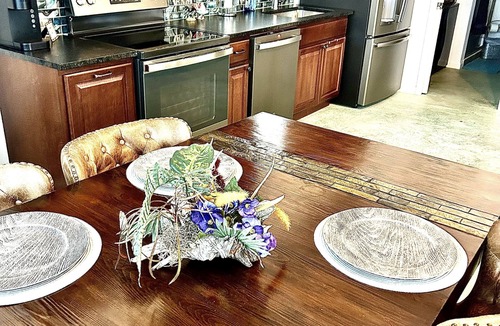 Sheridan House | Frick'n Ranch Less than a mile from Splashway