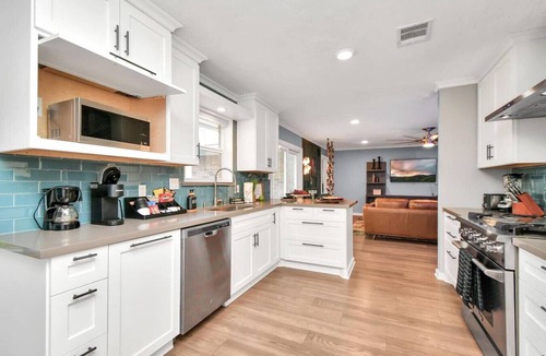 Friendswood House | Friendswood Houston Spacious Home near NASA & Clear Lake Area