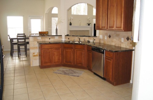 Kingwood House | Fully Furnished 4 Bedroom Home