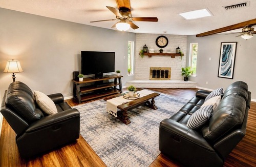 Schertz House | Fully Furnished 4BR Family Retreat Near Randolph AFB Sleeps 9