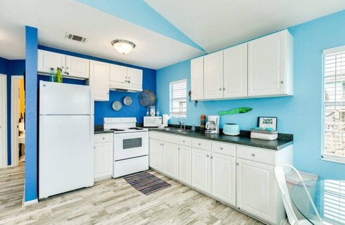 Surfside Beach House | Fun in the Sun - She's a Real Beach Cutie!