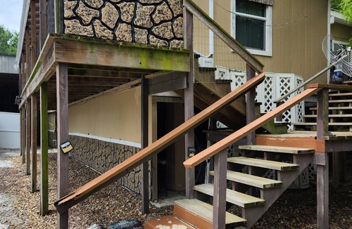Long Mott House | Functional, Not Fancy- On The Guadalupe River- 2 Bedroom 1 Bathroom