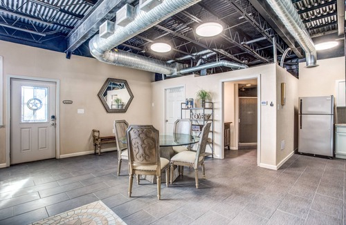 Old East Dallas House | Furnished Loft in Deep Ellum