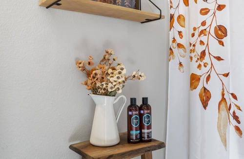 Prairie Grove House | Game Room + Firepit Family-Friendly Near U of A Quiet Prairie Grove Stay
