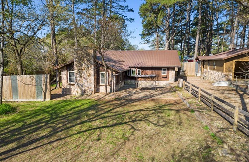 Ringold Cabin | Game Room with pool table and ping pong, hot tub, less than a mile from lake