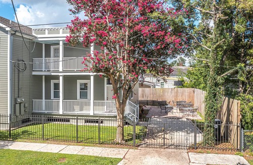 Faubourg Livaudais House | Garden District 2BR Townhouse w/Gated Parking