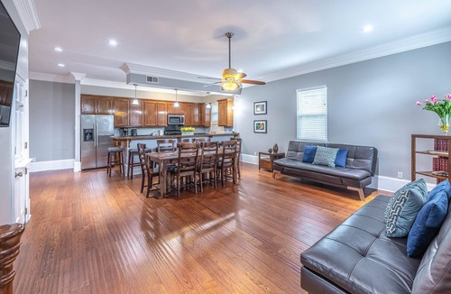 Faubourg Livaudais House | Garden District Upscale Summer Escape w/Gated Off-St Parking & Streetcar Access