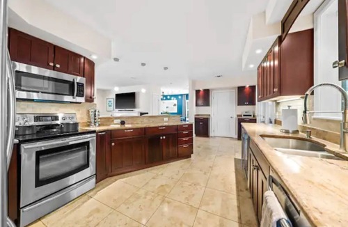 Kerrville House | Garden Oasis Home with Hot Tub, Game Room, Full Kitchen
