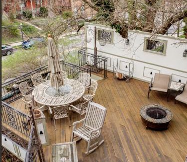 Clifton Bed & Breakfast | Gaslight Bed & Breakfast