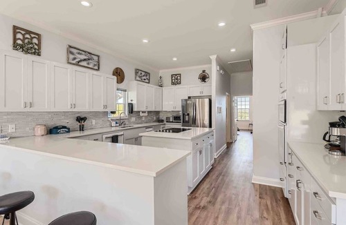 Spicewood House | Gated 10-Acre Compound | Sleeps 28 | Game Room