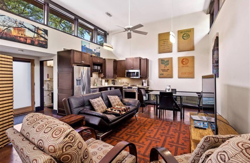 Clarksville House | Gay Friendly Modern Guest House - Great Location - EV Charger