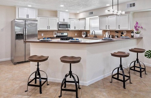 MacGregor House | Get Together & Stay-Play-Relax! Peaceful Oasis w/TVs, Games, & BBQ -LUCKY House