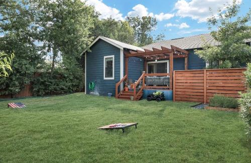 Eastside Promise Neighborhood House | Getaway Near River Walk DT Yard BBQ Pet Games