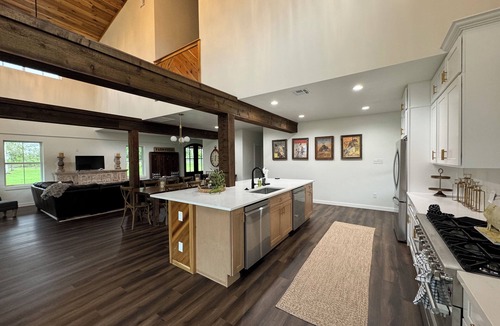 Alvin House | Giant Farmhouse in Santa Fe that sleeps 21