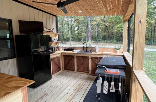 Newnata RV Rental | Glamping in an Authentic Style Sioux Tipi in the Heart of the Ozarks “The Elk”