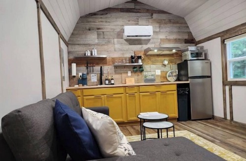 Silver Point Cabin | Glamping Tiny Home near Center Hill Lake