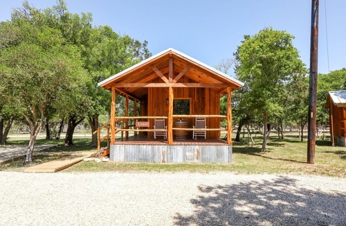 Fredericksburg House | God's Country Cabins- Grace I Peaceful Cabin