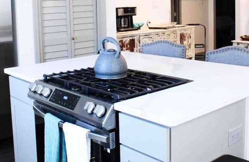 Chalmette House | God's Water Lou LLC · Quiet New Orleans Escape - Magnolia Bungalow